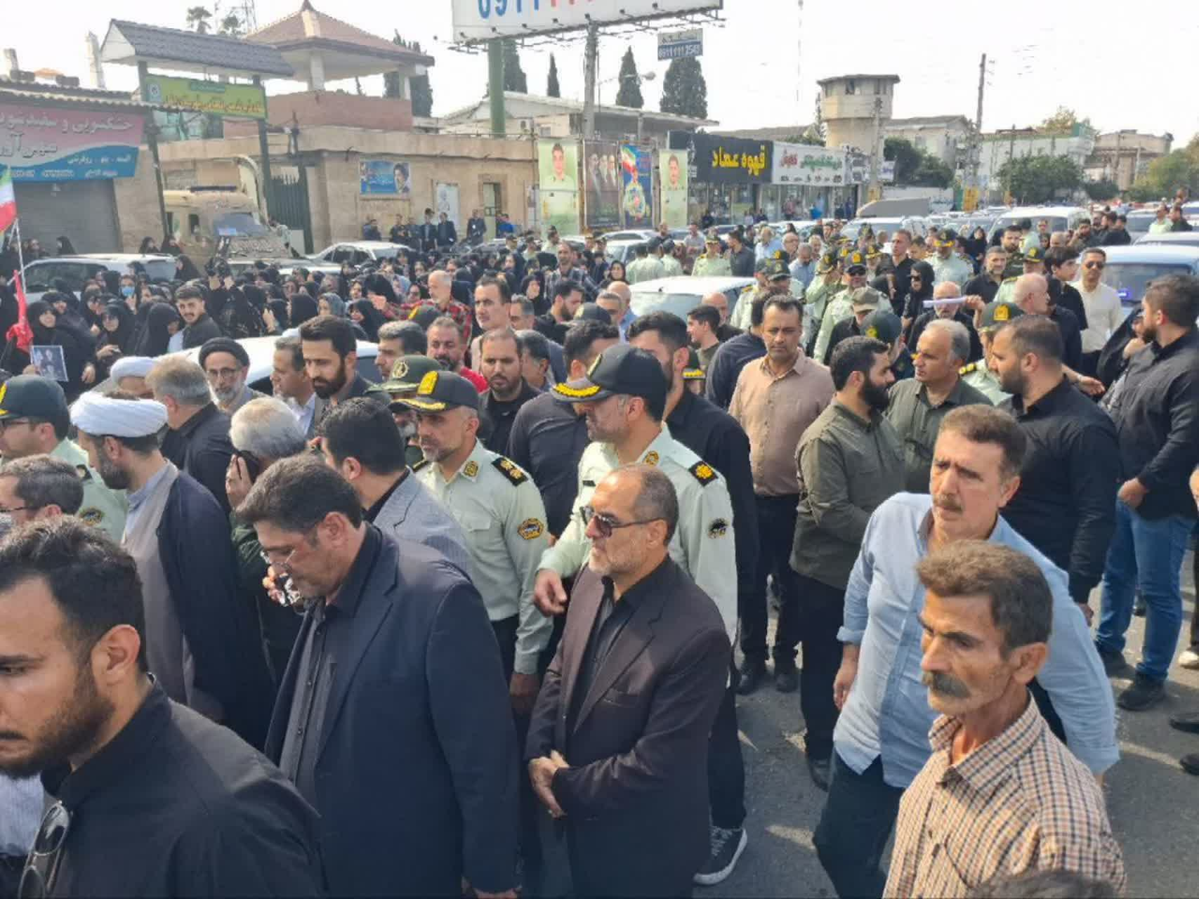 مراسم تشییع پیکر مطهر شهید مدافع امنیت دست گشاده در آمل مازندران برگزار شد