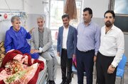 مدیرکل بنیاد شهید کهگیلویه و بویراحمد با جانباز ۷۰ درصد «زکی قبادی» عیادت کرد