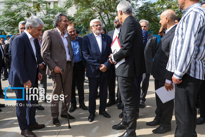 افتتاحیه..