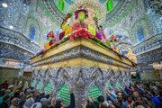 ضریح حرم امام حسین (ع) گلباران شد