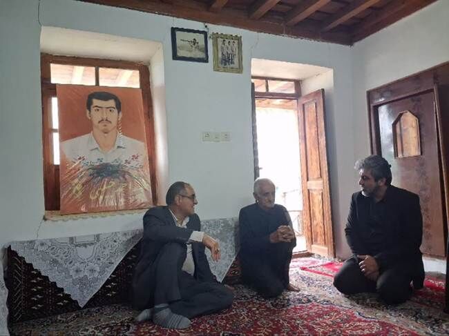 دیدار مدیرکل بنیاد شهید مازندران با پدر شهید احمد حبیبی در ساری