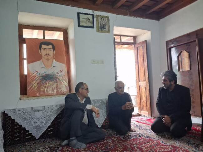 دیدار مدیرکل بنیاد شهید مازندران با پدر شهید احمد حبیبی در ساری
