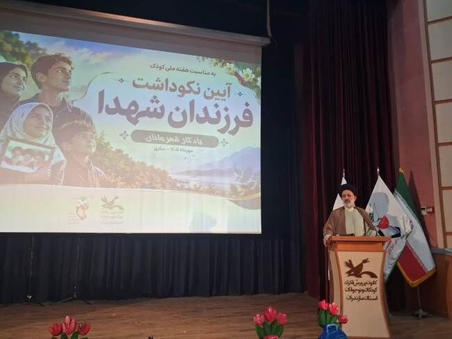 قهرمانان شهید همه فضائل انسانی را در خود جمع کرده‌اند