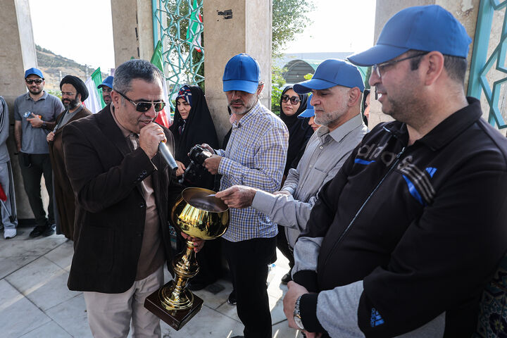 دانشگاه*