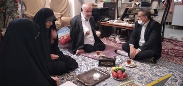 دیدار با خانواده شهدای مدافع سلامت و همسران جانبازان