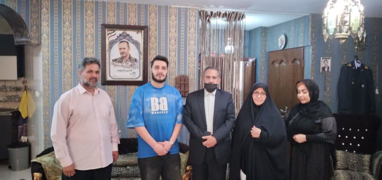 دیدار با خانواده شهدای مدافع سلامت و همسران جانبازان