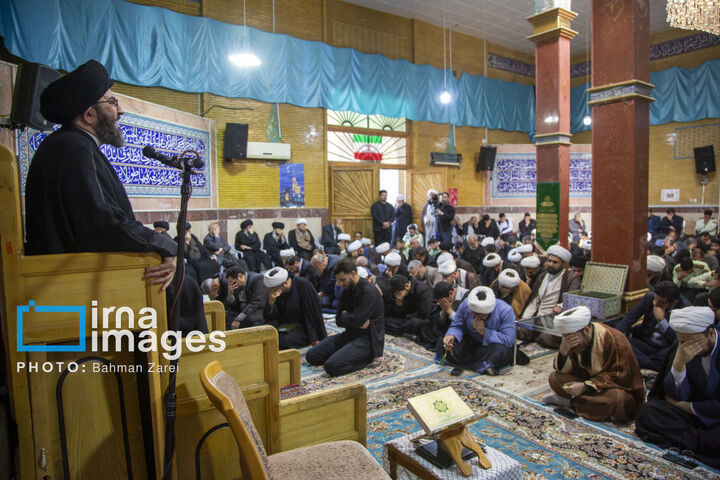 یادبود.