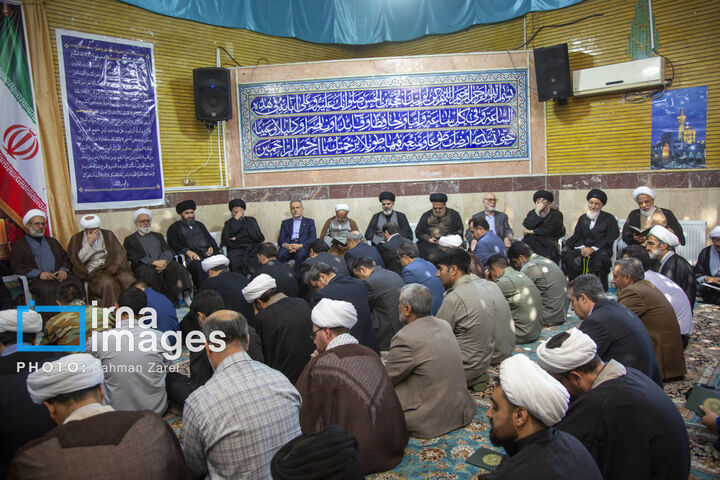 یادبود.