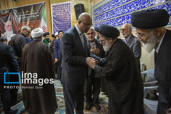 یادبود.