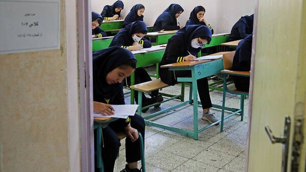 برخی دانش‌آموزان هنوز کتاب ندارند