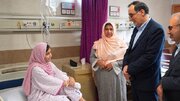عیادت رئیس بنیاد شهید از نوجوان حادثه دیده جنگ رمضان در سیریک