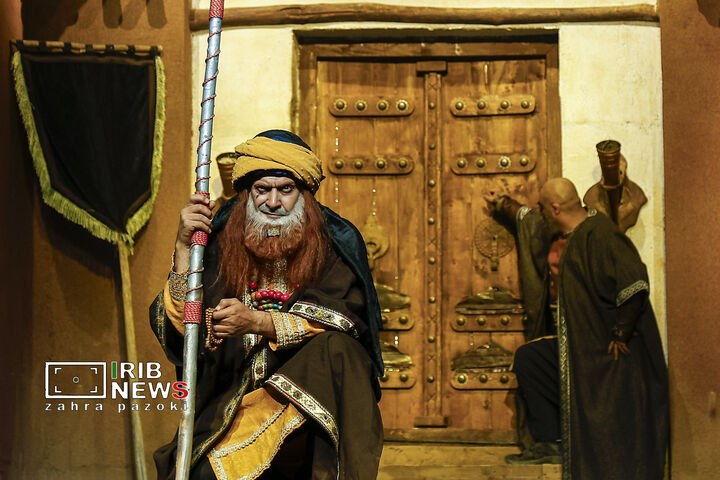 آن سوی سکوت