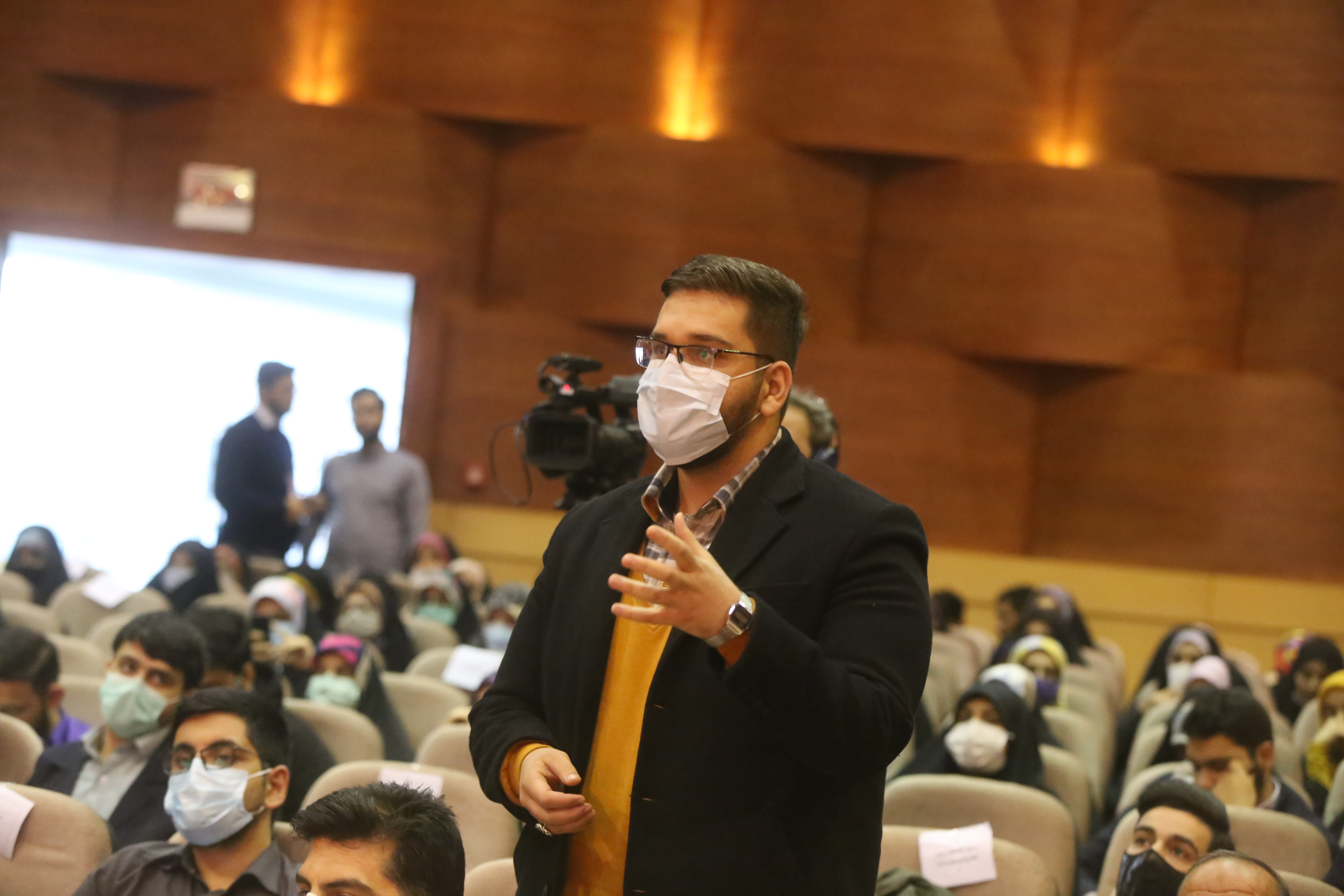گفت‌وگوی رئیس بنیاد شهید و امور ایثارگران با دانشجویان دانشگاه شاهد به مناسبت روز دانشجو