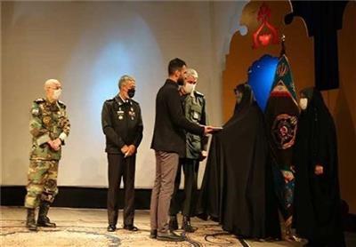 قهرمان جهان مدال طلایش را به خانواده شهید برزگری اهدا کرد
