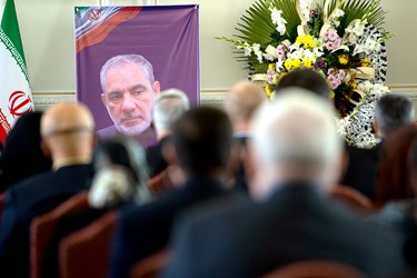 حضور  رئیس بنیاد شهید و امور ایثارگران در مراسم گرامیداشت سفیر ایران در یمن