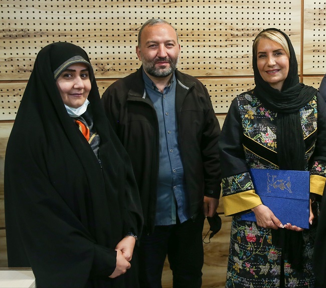 فریبا کوثری: باید به زنان ایثارگر ادای دین کنیم
