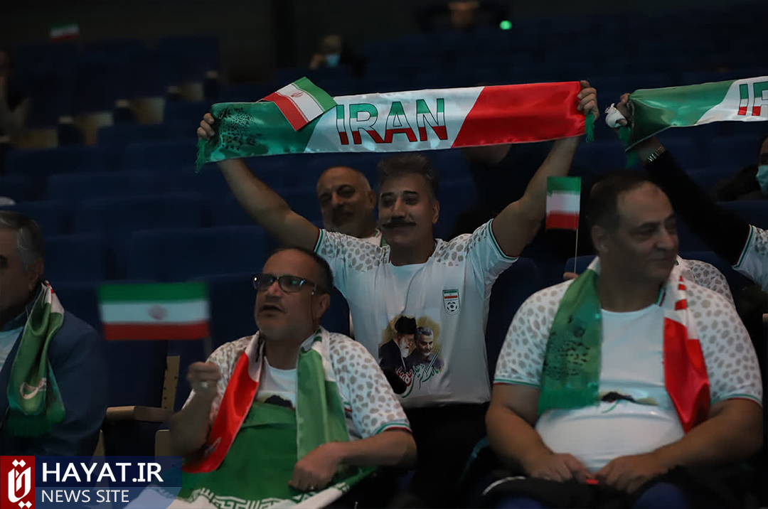 تصاویر/ تماشای فوتبال ایران و انگلیس در مرکز توانبخشی جانبازان بقیه الله