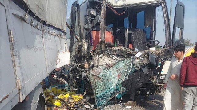 تصادف اتوبوس حامل زائران ایرانی در نجف/ 19 نفر مصدوم شدند