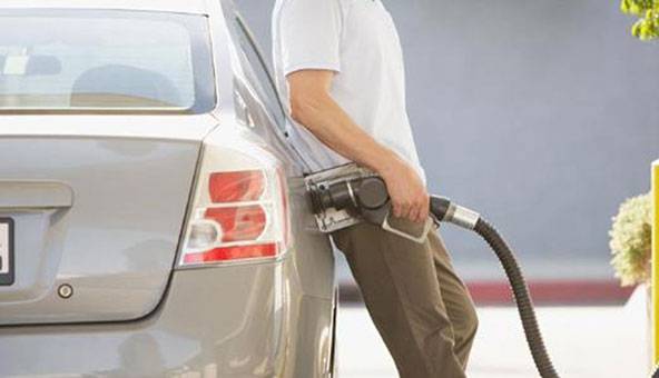 مدیر عامل شرکت پخش فراورده‌های نفتی: مصرف کنونی بنزین در کشور نامتعارف است