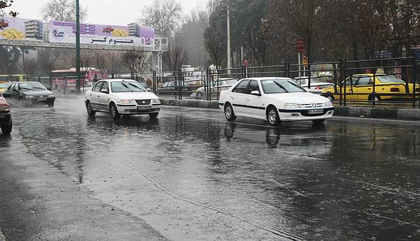 بارش باران در محورهای مواصلاتی 6 استان کشور