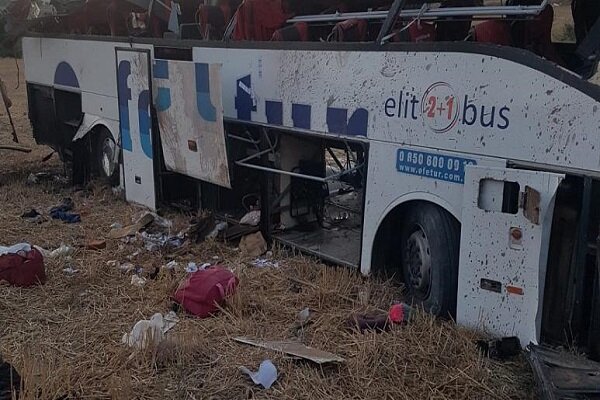 فوت یک نفر در تصادف مرگبار 2 اتوبوس