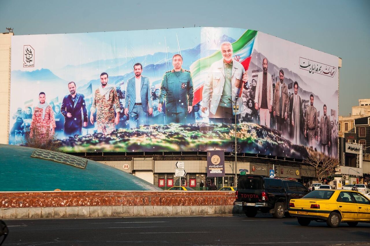 رونمایی از بزرگترین دیوار نگاره کشور با تصاویر شهدای چهار دهه