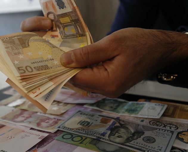 وزارت اقتصاد: ثبات بخشی به بازار ارز سیاست مجموعه دولت است
