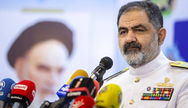 دریادار ایرانی: باید از نقطه دفاع بر دشمن بتازیم