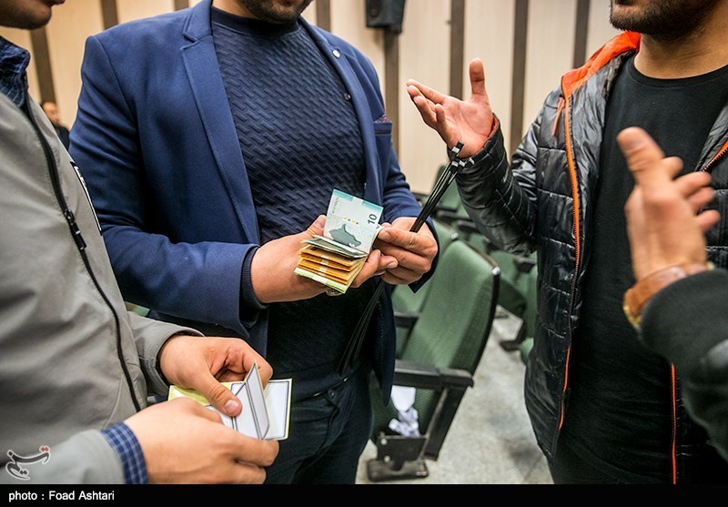  5 دلال ارزی در تهران دستگیر شدند 