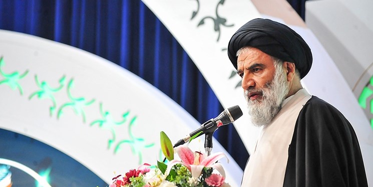 امام جمعه اهواز: جسارت به مقدسات نشانه شکست دشمنان اسلام است/ سپاه با تحریم‌ها از حرکت بازنمی‌ماند
