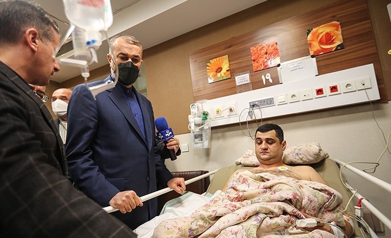 عیادت امیرعبداللهیان از مجروحان حادثه حمله به سفارت آذربایجان