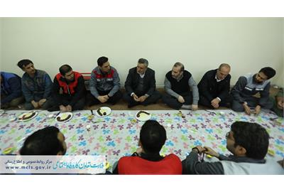 وزیر کار مهمان سفره ناهار کارگران کارخانه اسیدسیتریک کرمانشاه