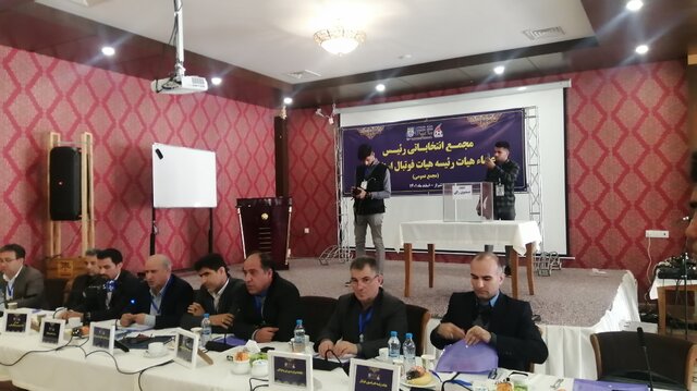 قنبری به عنوان رئیس جدید هییت فوتبال استان فارس انتخاب شد. 