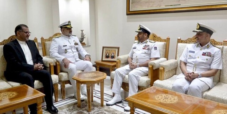 دریادار ایرانی با وزیر مکتب سلطانی عمان دیدار کرد