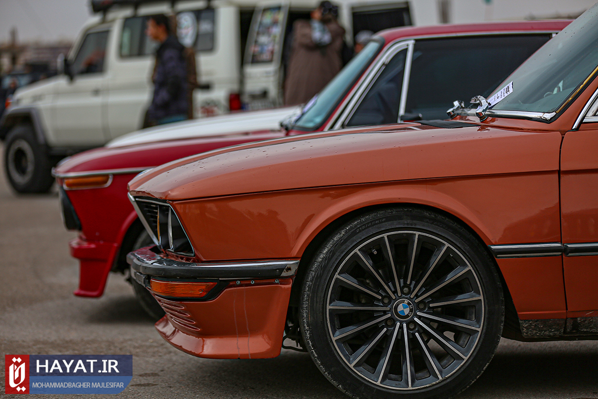 گزارش تصویری/ همایش اتومبیل های کلاسیک در اصفهان برای کمک به زلزله زدگان خوی