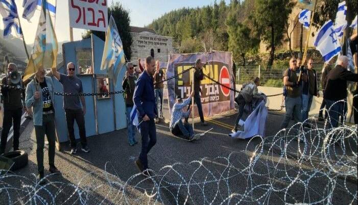 ادامه اعتراضات علیه نتانیاهو در سرزمینهای اشغالی
