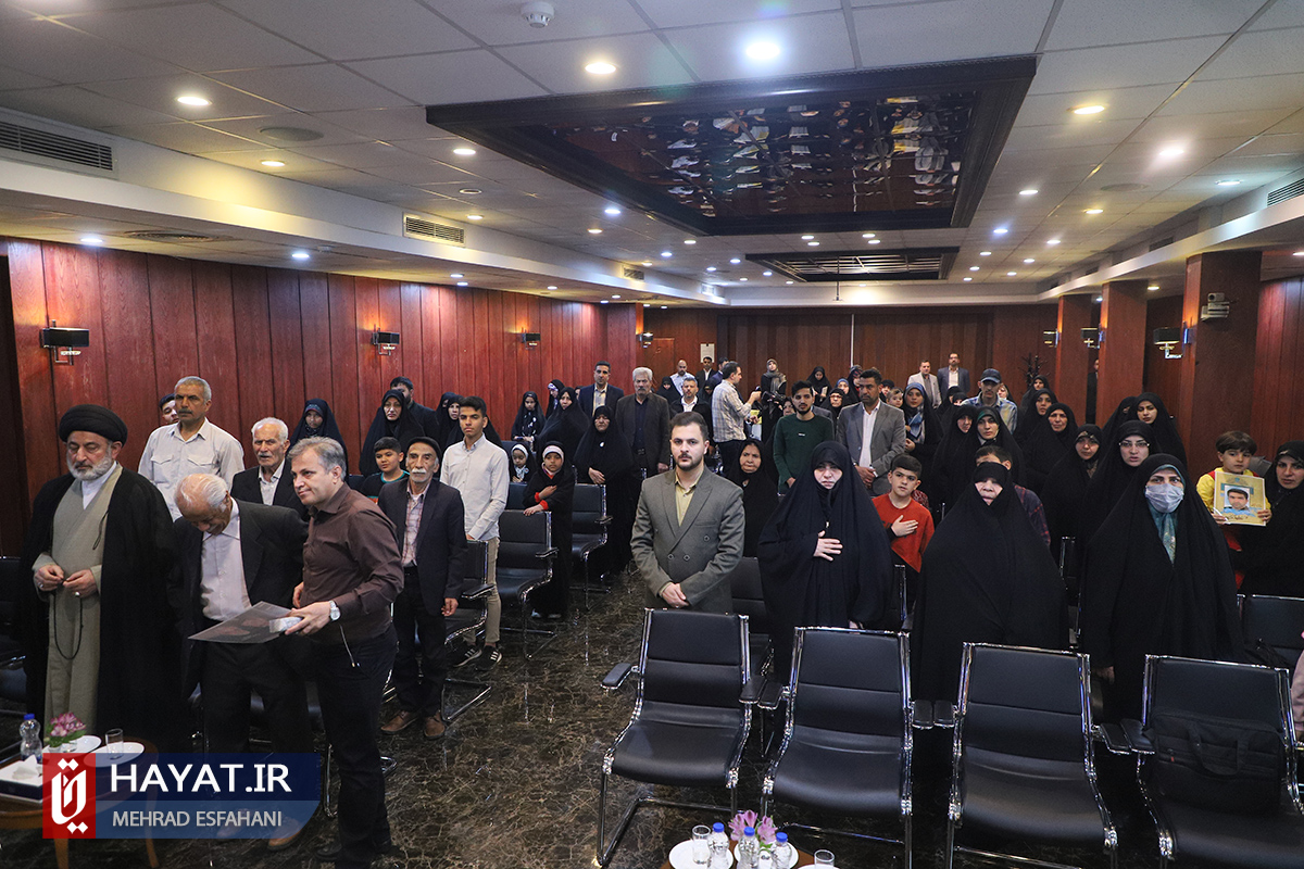 گزارش تصویری/ آیین بدرقه 130 نفر از خانواده شهدای مدافع حرم ایرانی به عتبات عالیات