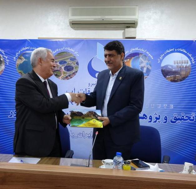 بازدید سفیر تاجیکستان و هیئت همراه از موسسه تحقیقات آب