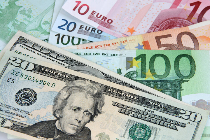 نرخ دلار و یورو در مرکز مبادله ارز افزایش یافت 