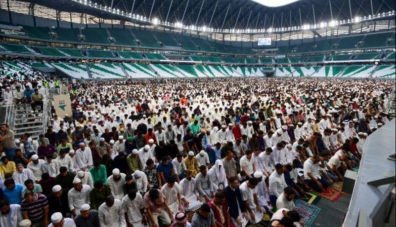برگزاری نماز عید فطر در استادیوم جام جهانی