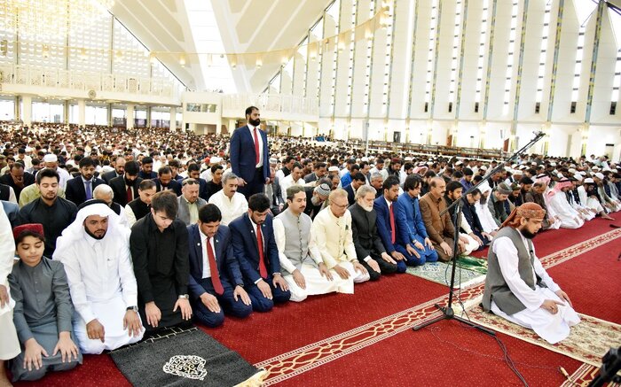 آیین‌های وحدت آفرین عیدفطر با حضور میلیونی مسلمانان در پاکستان برگزار شد