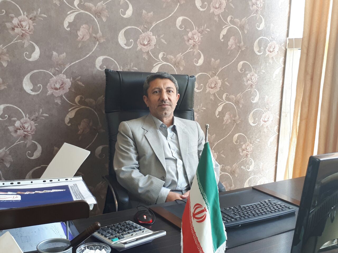 یک روزنامه نگار دفاع مقدس در گفتگو با حیات:

نوشتن از ایثار و شهادت را وظیفه ملی خود می دانم