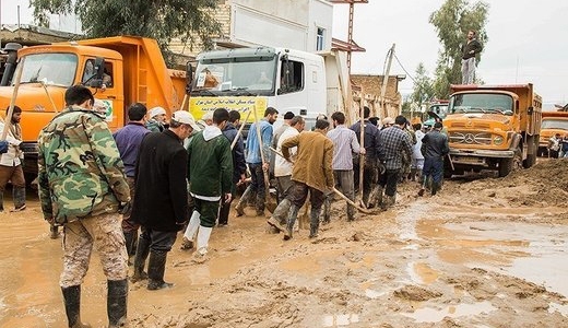 ایثار فرزندان شاهد در قالب امدادرسانی به مناطق سیل زده