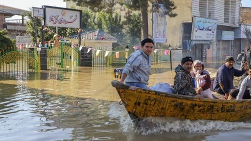 تسهیلات بیمه کوثر به 150 خانواده ایثارگر سیل زده گلستانی پرداخت شد