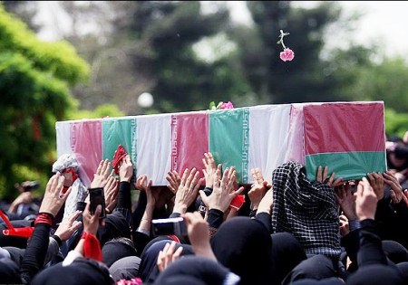 همزمان با هفته دفاع مقدس:

پیکر یک شهید گمنام در کلاته دامغان تشییع می‌شود