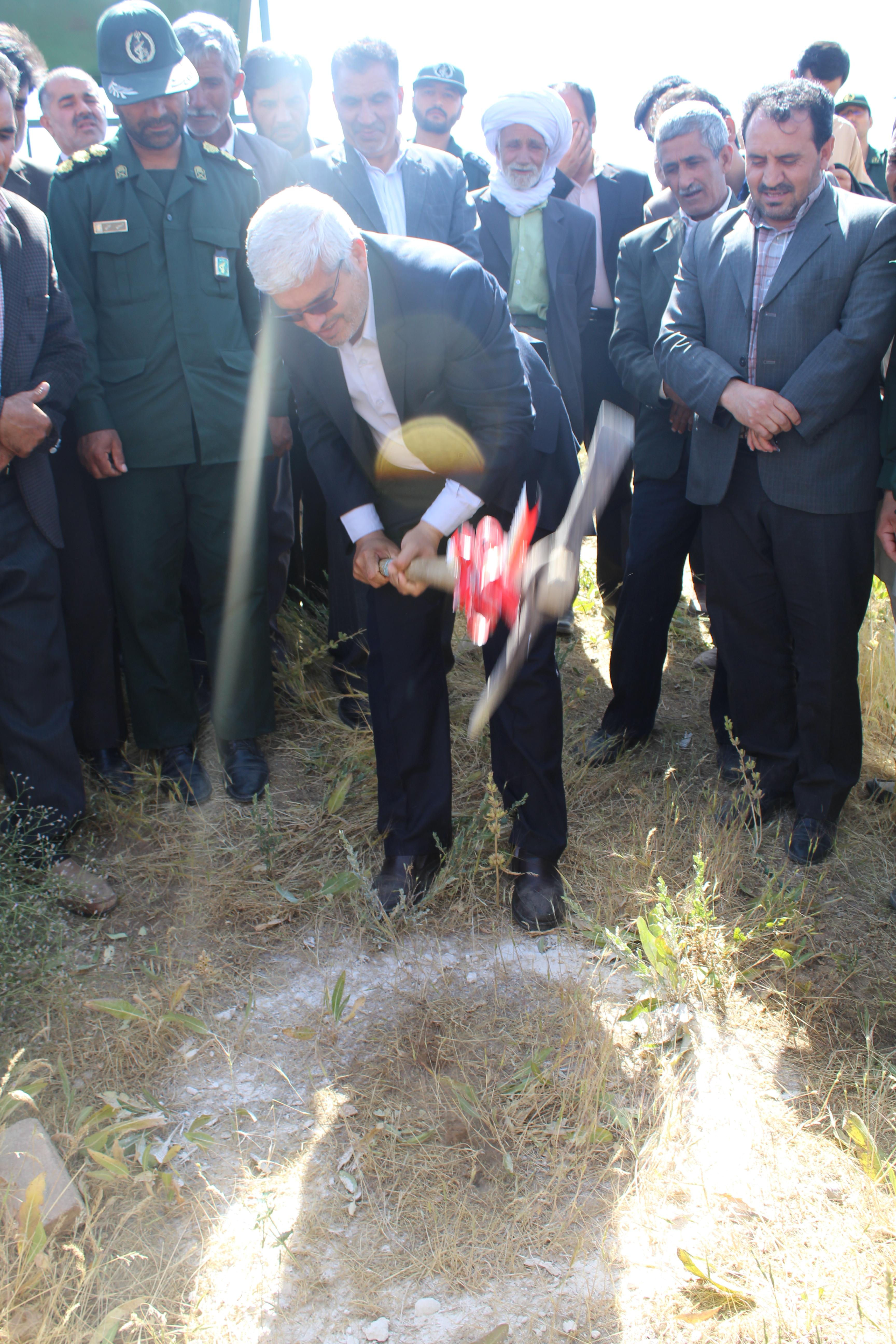 ساماندهی مزار تنها شهید روستای شیزن تایباد